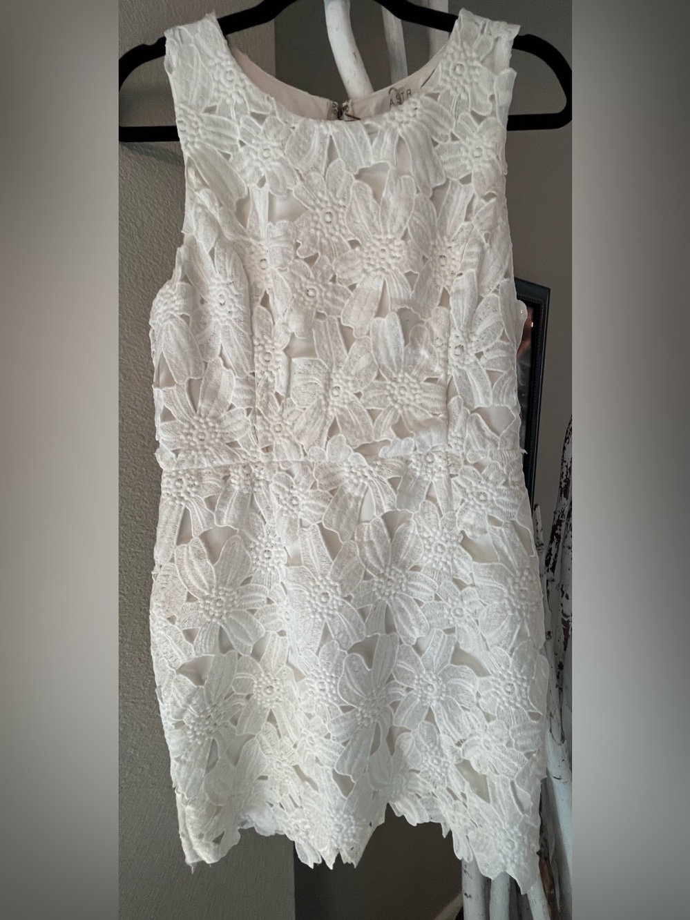 Astr White Strapless Floral Lace Dress